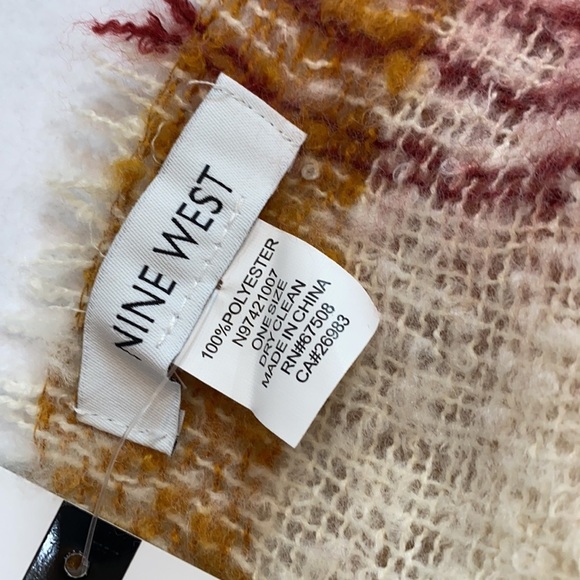 Nine‎ West warm scarf in color spice wide and long - Picture 3 of 5